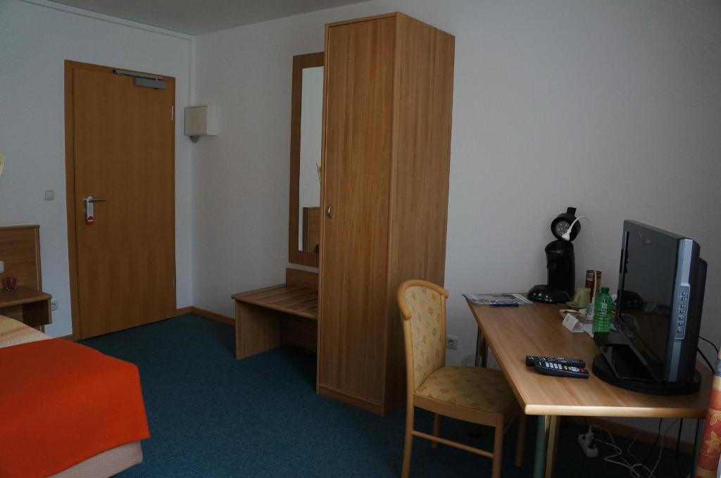 Gasthof Zur Post Neunkirchen am Brand Room photo